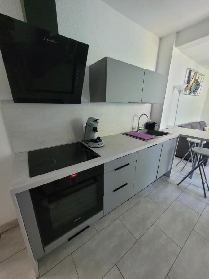 Tres Bel A 150 Metres Des Plages Avec Jardin Prive Et Parking Dans Securisee Appartement