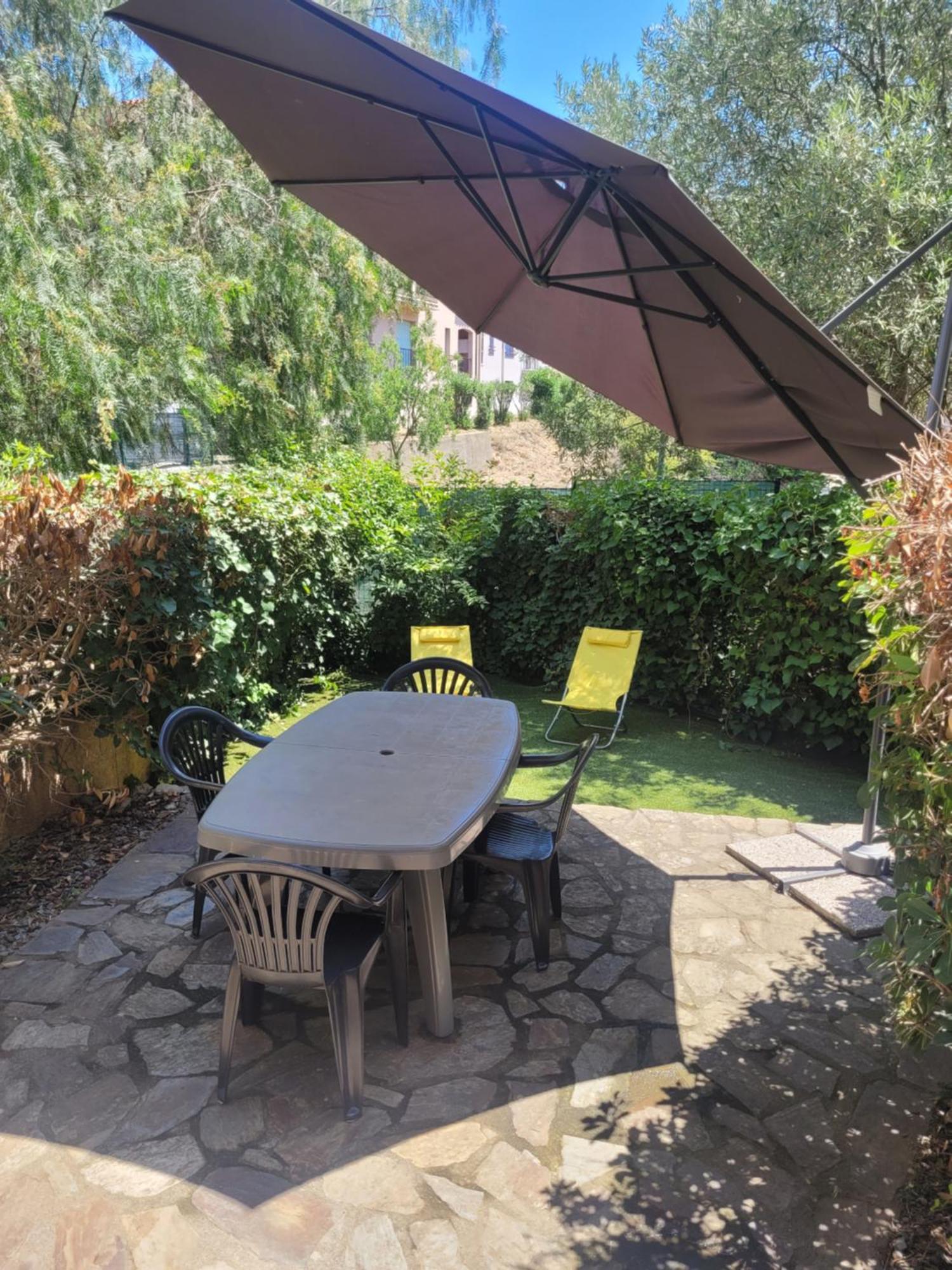 Apartment Tres Bel A 150 Metres Des Plages Avec Jardin Prive Et Parking Dans Securisee